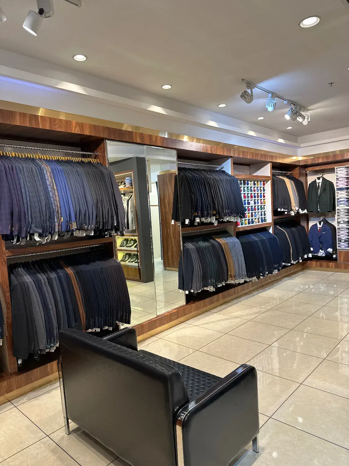 استخدام فروشنده آقا|استخدام خدمات فروشگاه و رستوران|تبریز, |دیوار