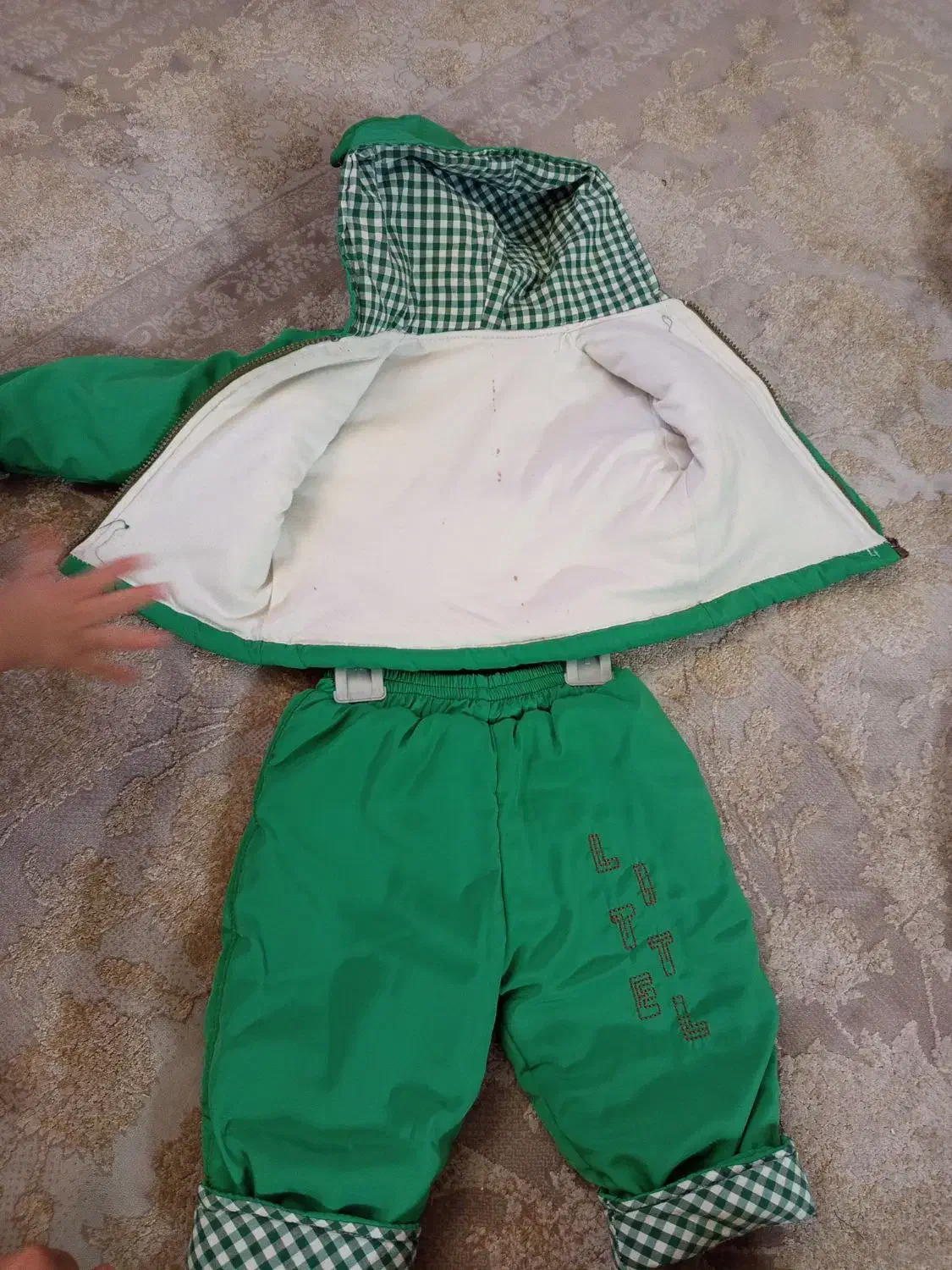 ست کاپشن شلوار مناسب تا یکسال در حدنو|کفش و لباس بچه|تهران, انبار نفت|دیوار