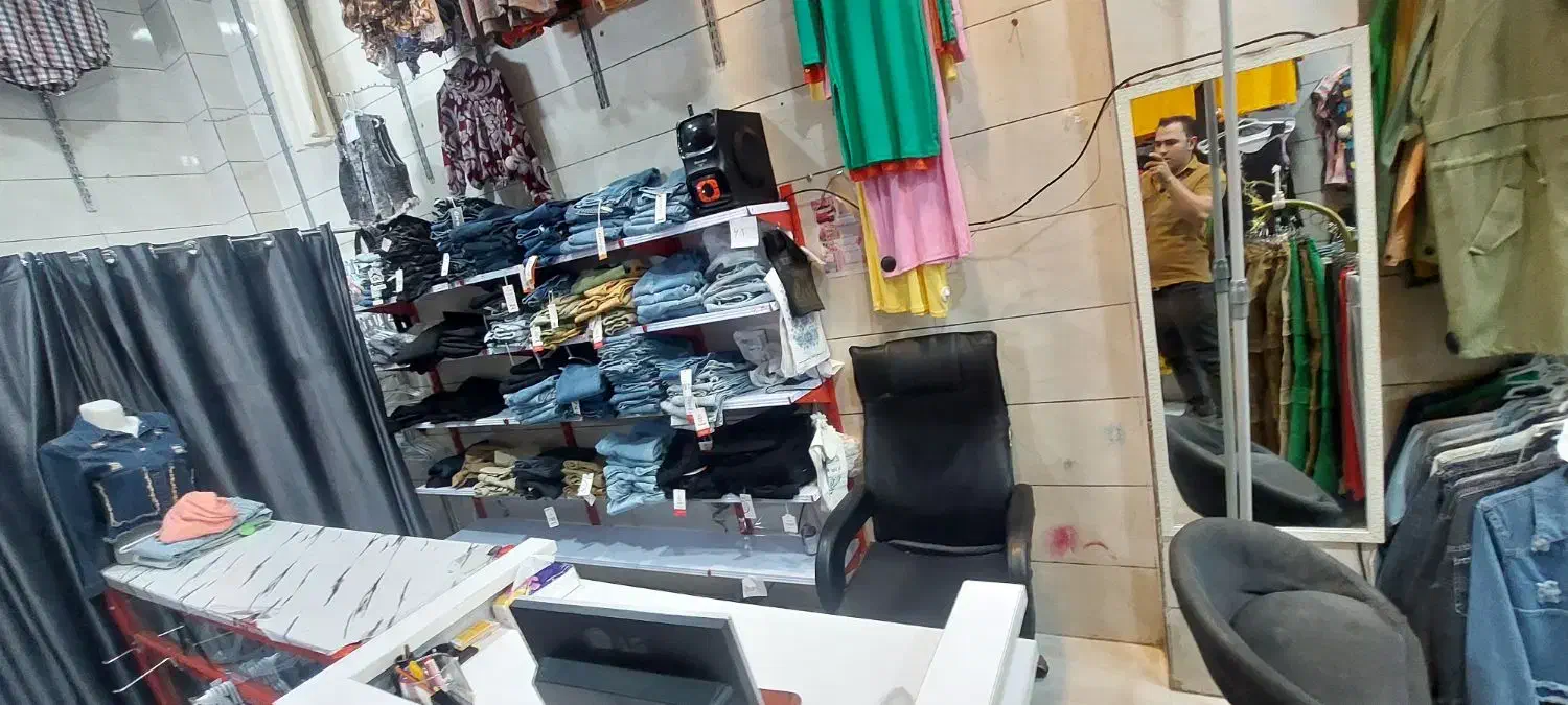 واگذاری یک مغازه با امتیاز کار جنس داخل مغازه|اجارهٔ مغازه و غرفه|فسا, |دیوار