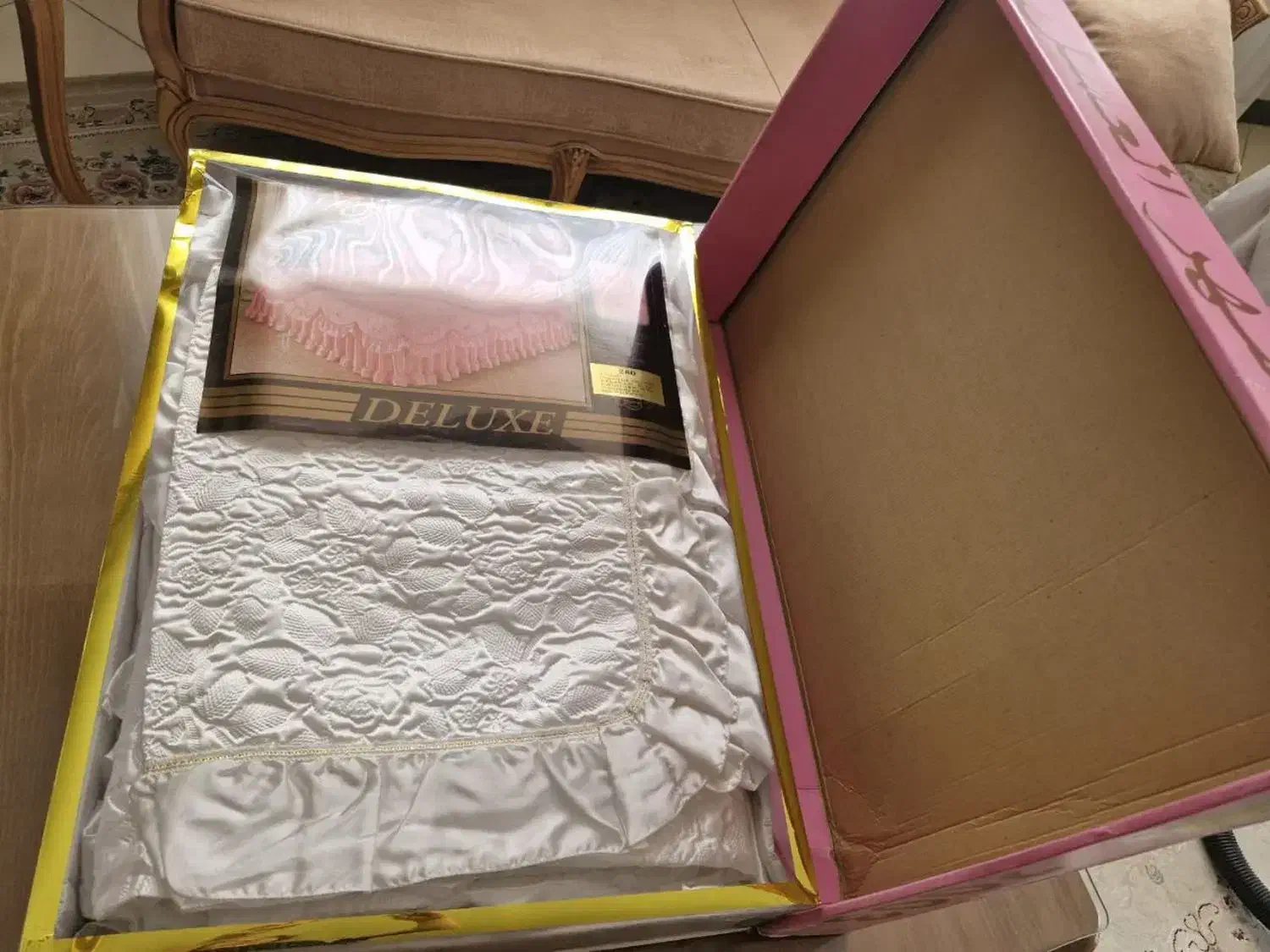 روتختی ساتن شیری رنگ Deluxe Beau Ideal (دو نفره)|سرویس روتختی|اصفهان, خانه اصفهان|دیوار