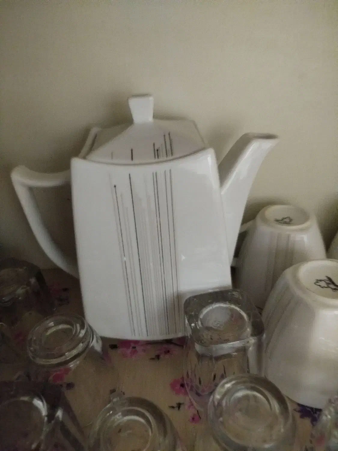 ظروف پذیرایی چینی ۱۲نفره نو نو|ظروف سرو و پذیرایی|کرج, کمالشهر|دیوار