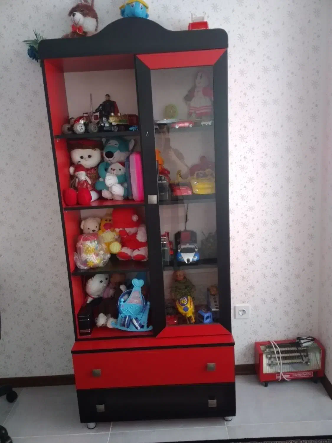 کمد|جاکفشی، کمد، دراور|محمدیه-قزوین, |دیوار