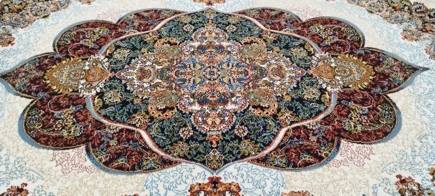 قالیچه ریزبافت دستباف گونه|فرش|قدس, شهرقدس|دیوار