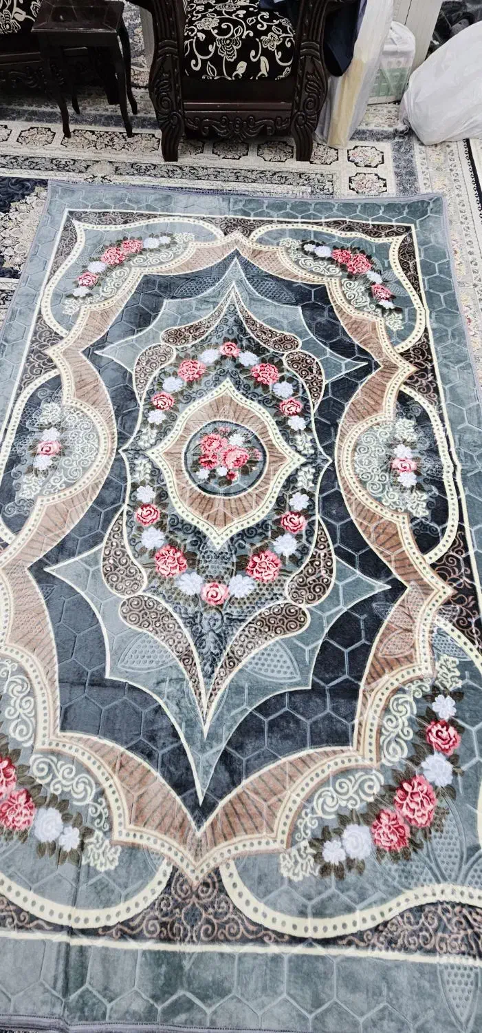 فرشینه فقط ۲.۱۵۰.۰۰۰تومان|فرش|پلدختر, |دیوار