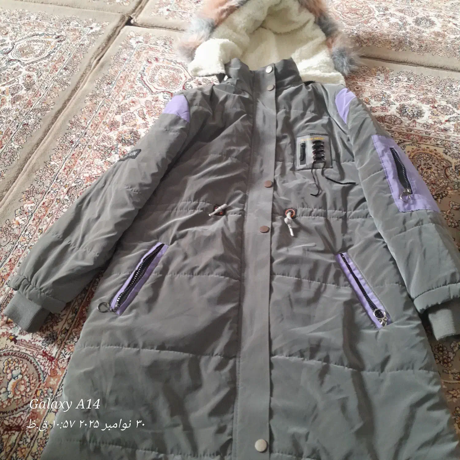 چند عدد کت|لباس|مریوان, |دیوار