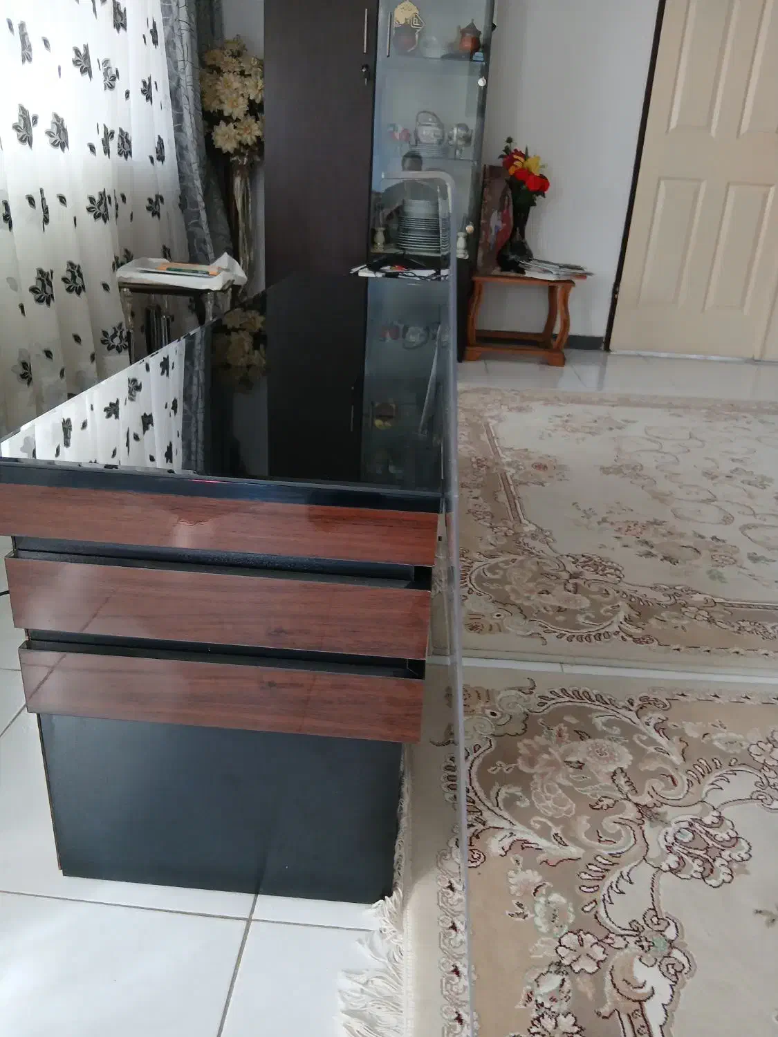 محافظ صحفه تلویزیون ۵۵ اینج اصلی|تلویزیون و پروژکتور|سنندج, |دیوار