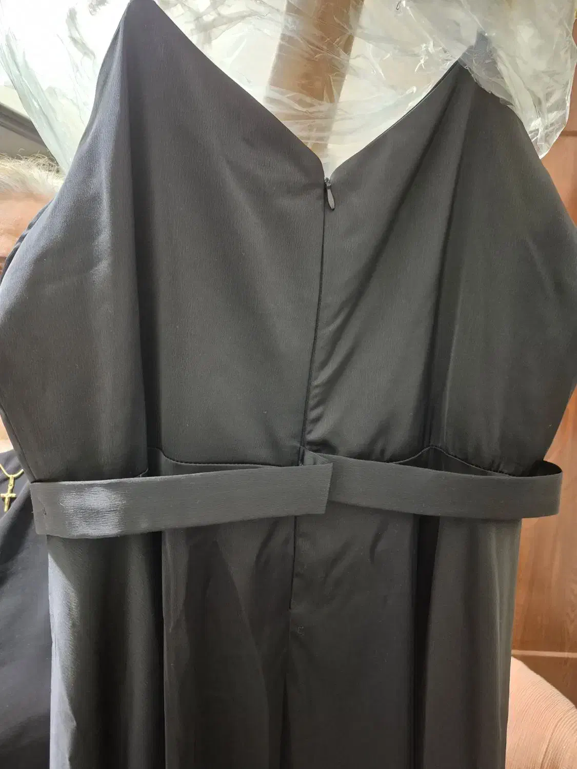 لباس مجلسی بسیار نو و تمیز. ۴ عدد مدل و رنگ مختلف|لباس|تهران, فلسطین (میدان انقلاب)|دیوار