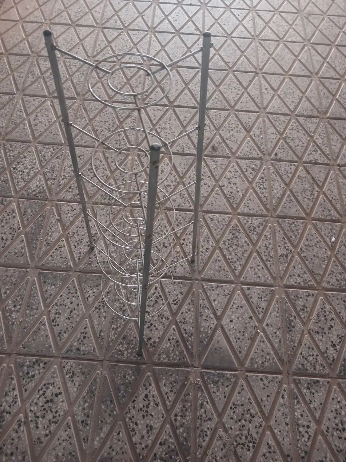 پایه قابلمه|آب‌چکان و نظم‌دهنده ظروف|دامغان, |دیوار