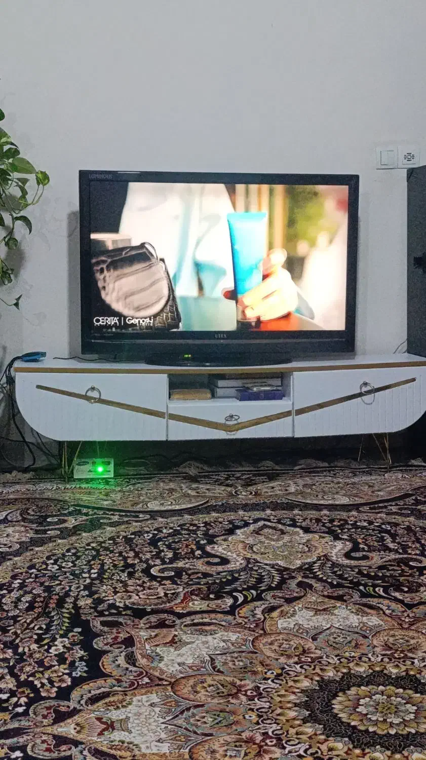 فروشLCD 42|تلویزیون و پروژکتور|شهریار, یوسف آباد صیرفی|دیوار