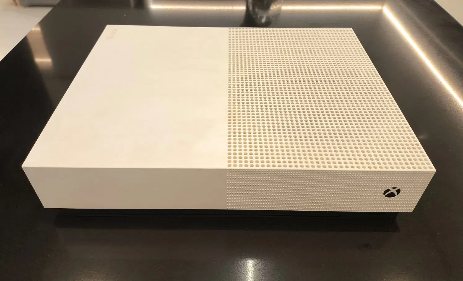فروش Xbox One S 1TB تمیز و کمکارکرد|کنسول، بازی ویدئویی و آنلاین|اصفهان, باغ زیار|دیوار
