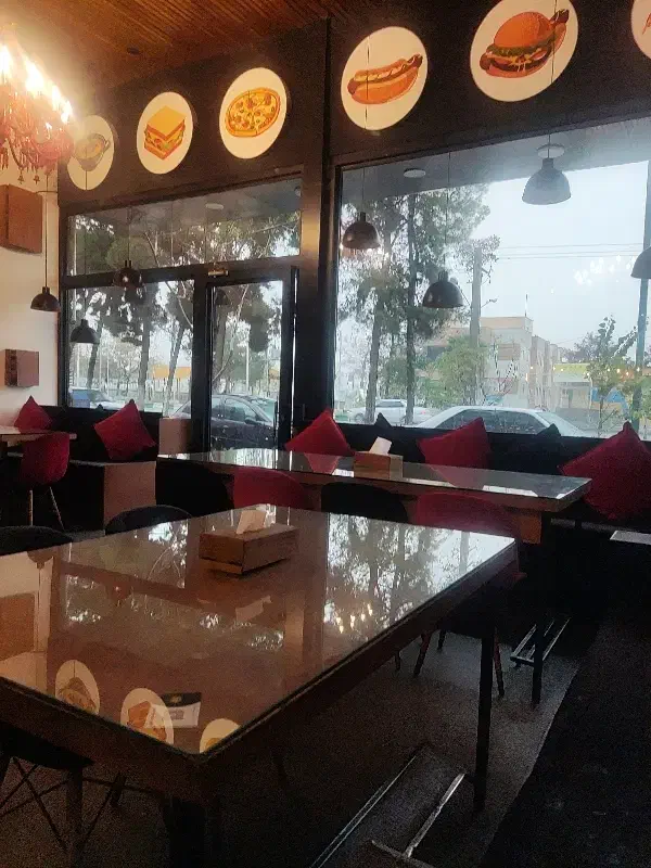 کمک آشپز پیتزا زن|استخدام خدمات فروشگاه و رستوران|ساوه, |دیوار