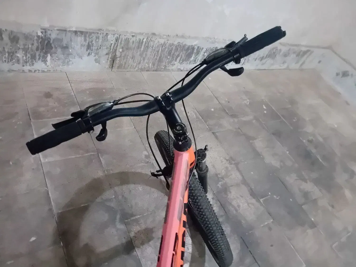 دوچرخه 26|دوچرخه، اسکیت، اسکوتر|پرند, فاز ۵|دیوار