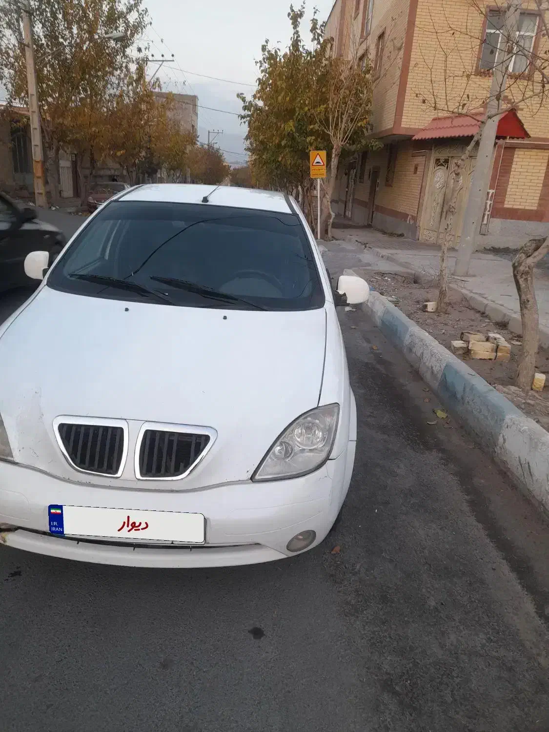 تیبا صندوقدار سفید دوگانه|خودرو سواری و وانت|لنجان, |دیوار