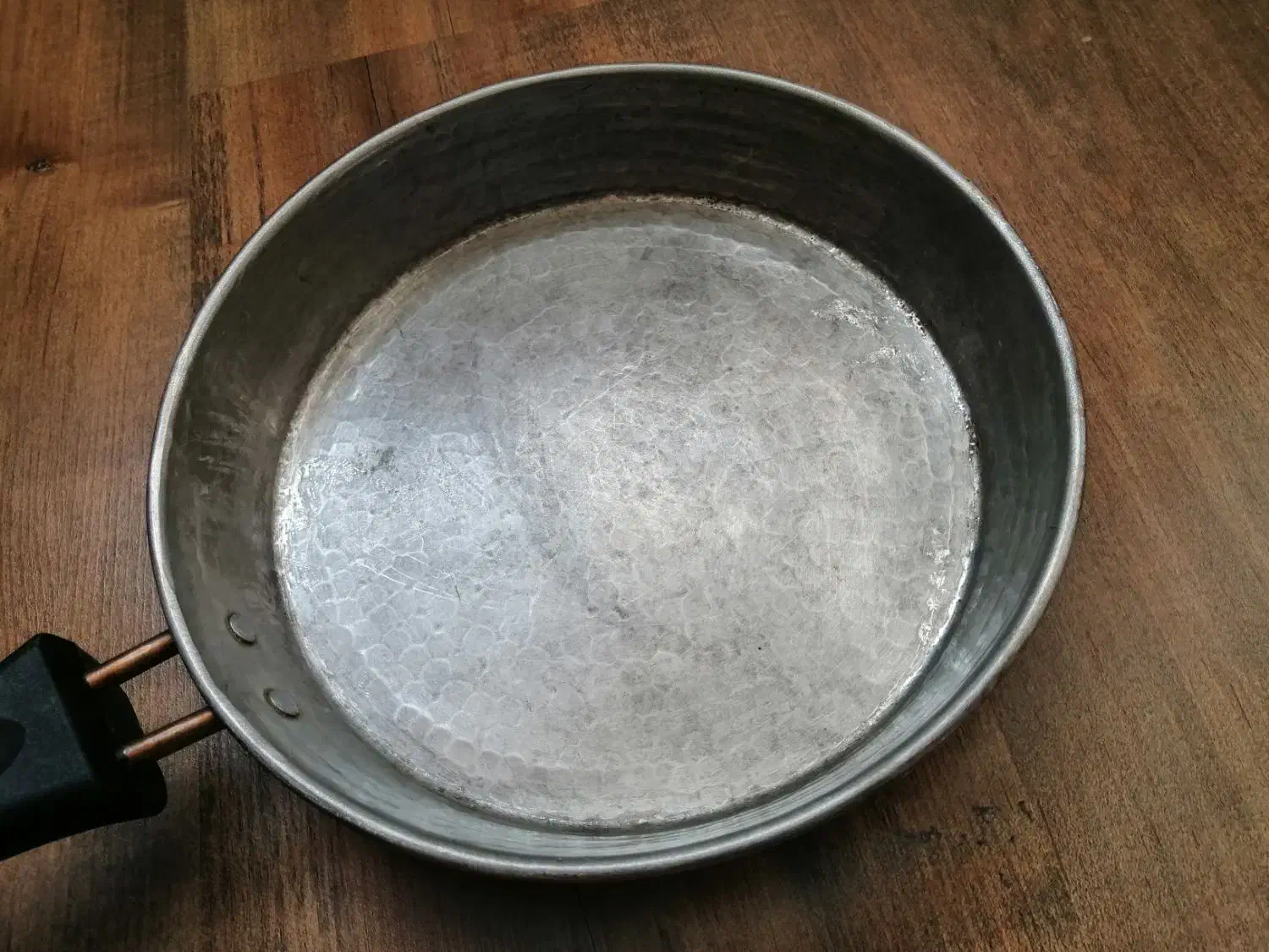 تابه مسی زنجان|ظروف پخت‌وپز|ارومیه, |دیوار