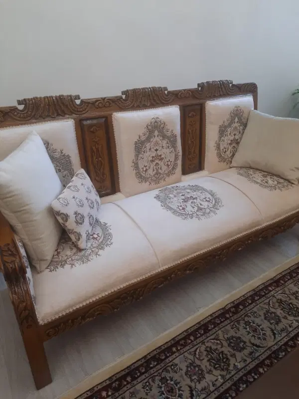 مبل مدرن کلاسیک چوب گردو با منبت دست آنتیک|مبلمان خانگی و میز عسلی|تهران, آذربایجان|دیوار