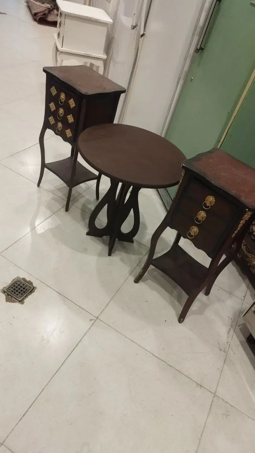 میز طبق عکس|میز تلفن|یزد, |دیوار