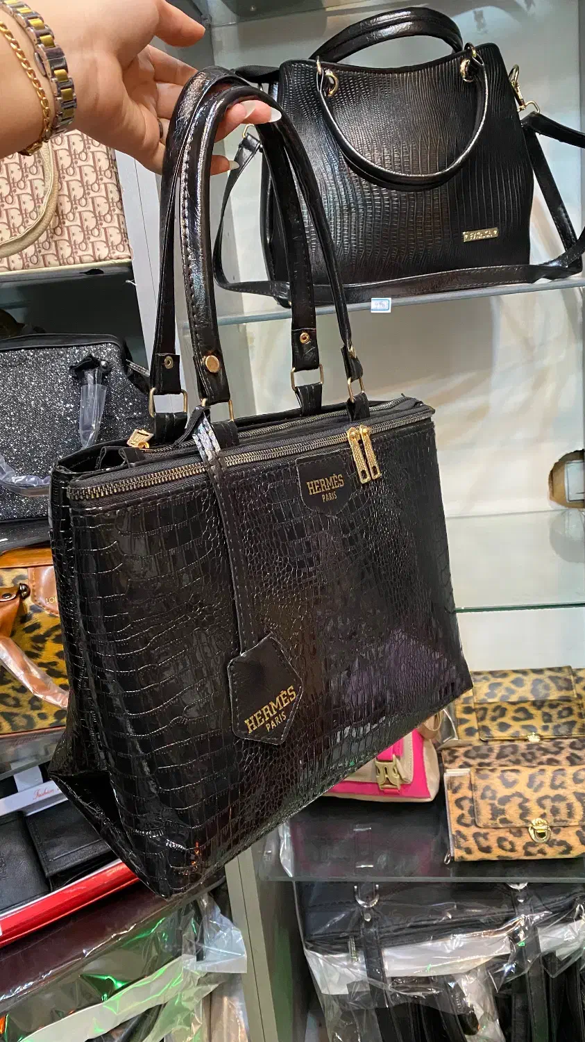 کیف|کیف، کفش، کمربند|گرمسار, |دیوار