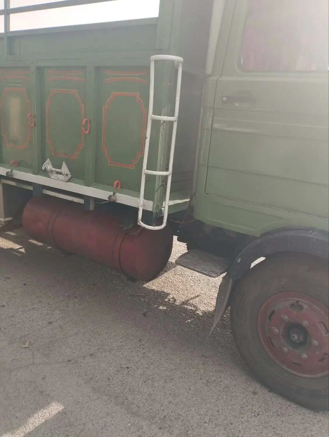 خاور ۸۰۸|خودرو سنگین|دهق, |دیوار