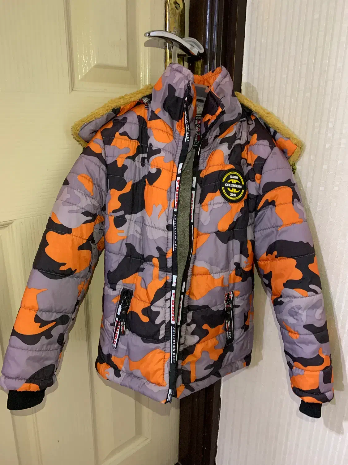 کاپشن بچگانه فقط ۲۰۰ کفش ها ۱۰۰|کفش و لباس بچه|علی‌آباد کتول, |دیوار