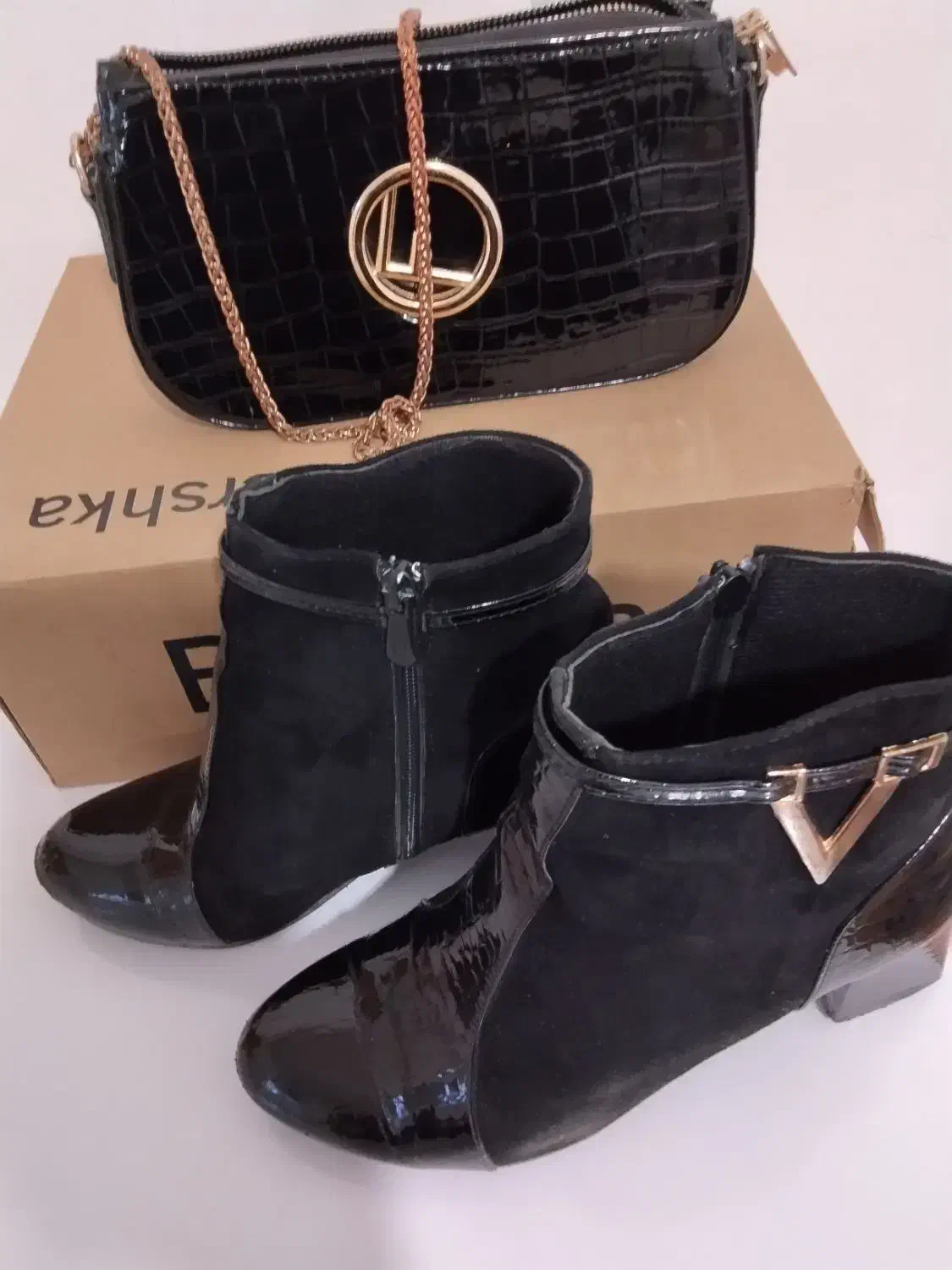 کفش و کیف|کیف، کفش، کمربند|کوهدشت, |دیوار