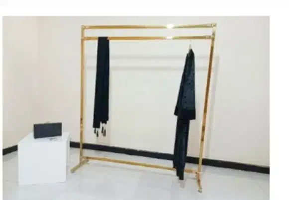 رگال ایستاده|بندرخت و رخت‌آویز|خمام, |دیوار