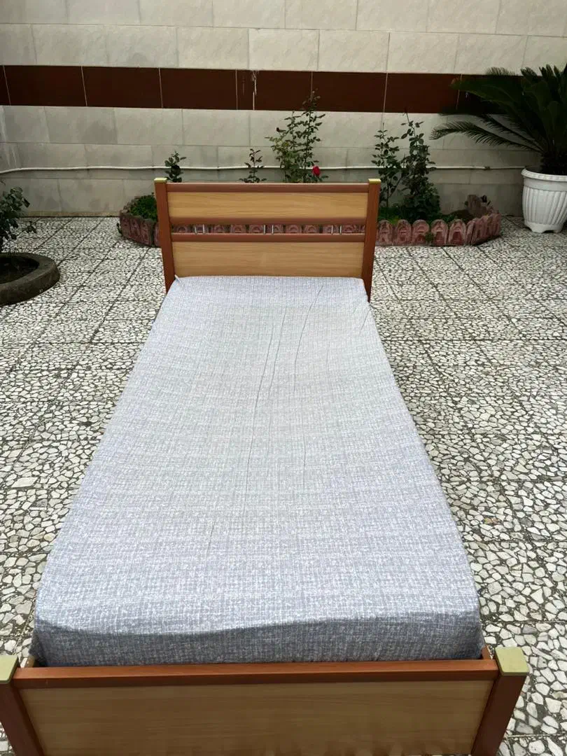 تخت تکنفره و خوش خواب|تخت و سرویس خواب|بندر انزلی, ژاندارمری|دیوار