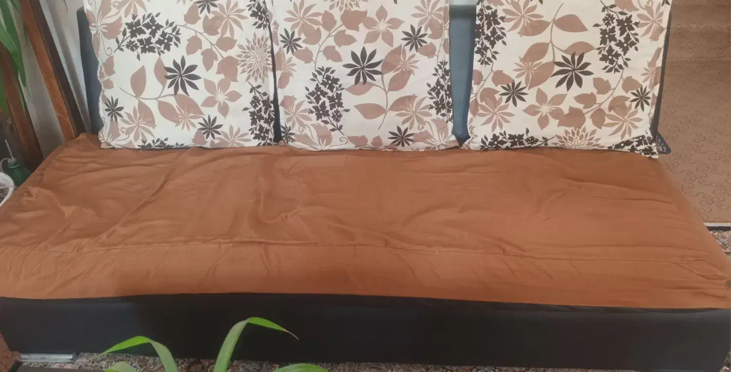 کاناپه سه نفره با میز|مبلمان خانگی و میز عسلی|اردکان, |دیوار