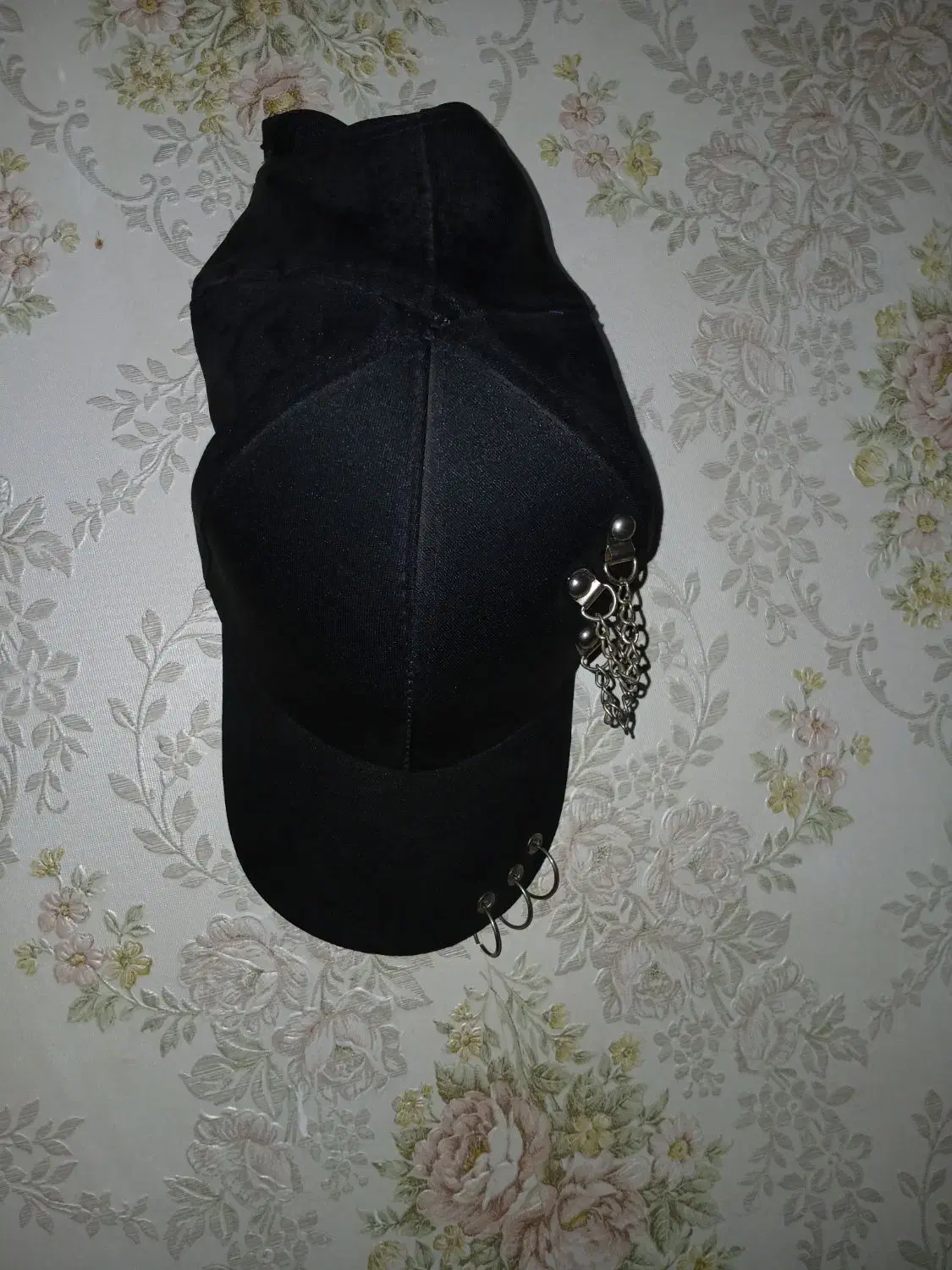 کلاه|کیف، کفش، کمربند|گلبهار, شهر جدید گلبهار|دیوار