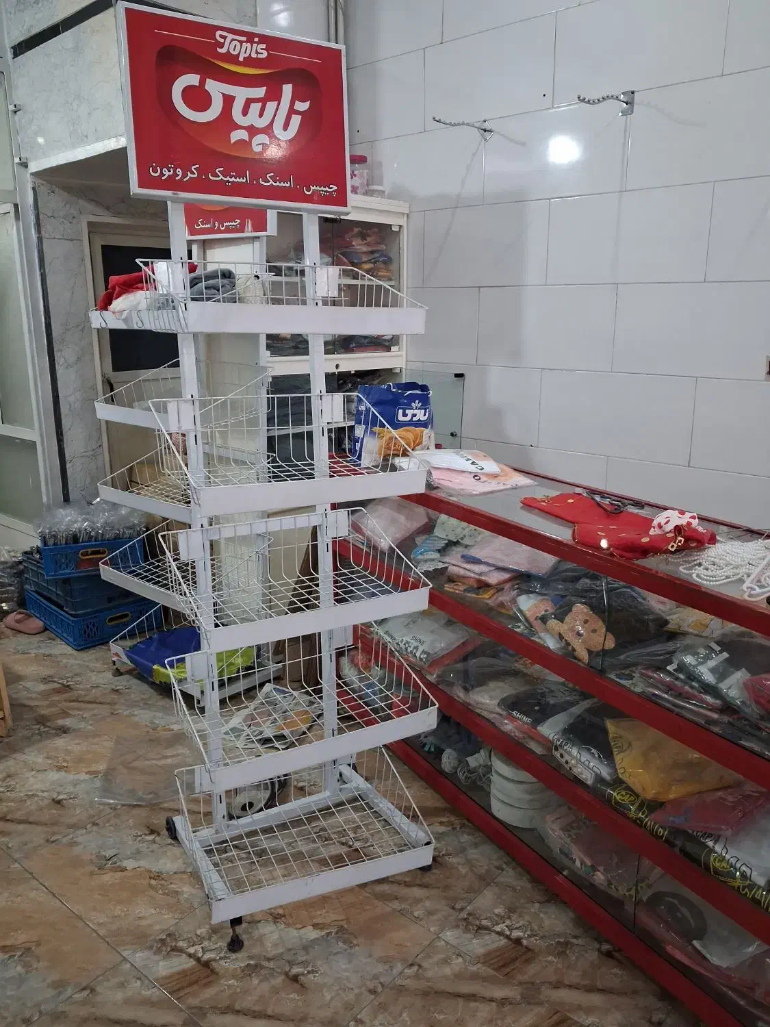 دوعدداستندویک عددویترین|فروشگاه و مغازه|بهارستان, |دیوار