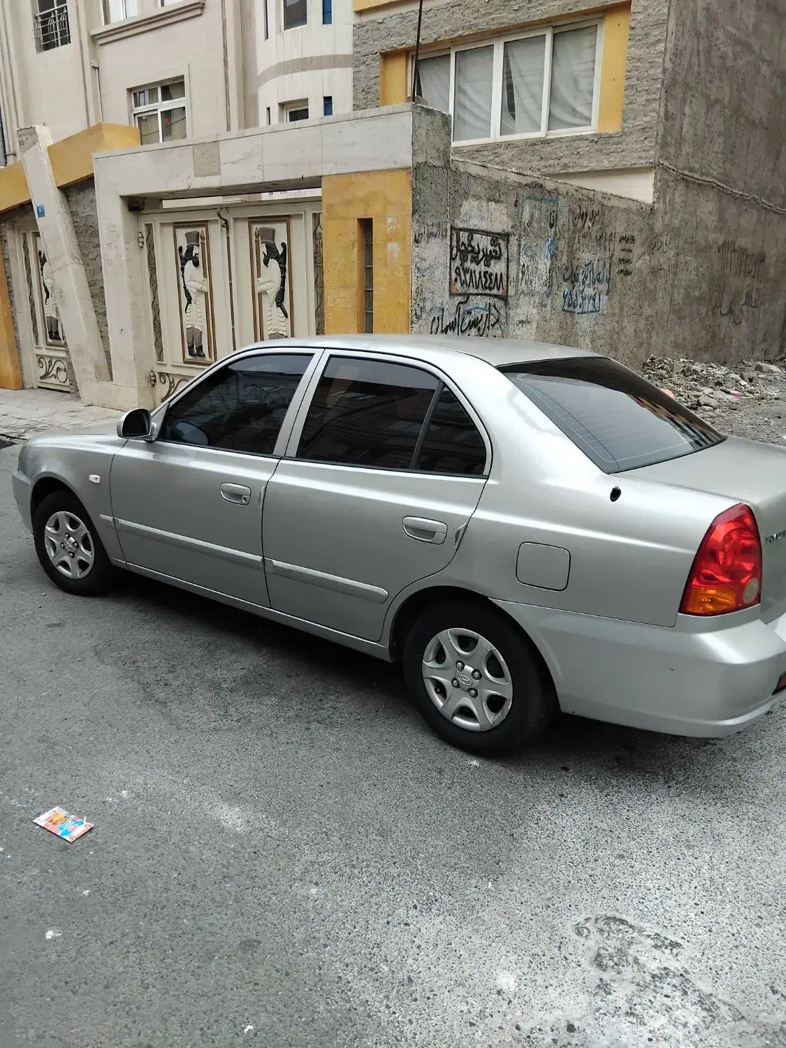 هیوندا ورنا مدل ۸۵ نقره ای بی رنگ|خودرو سواری و وانت|اندیشه, شهرک صدف|دیوار