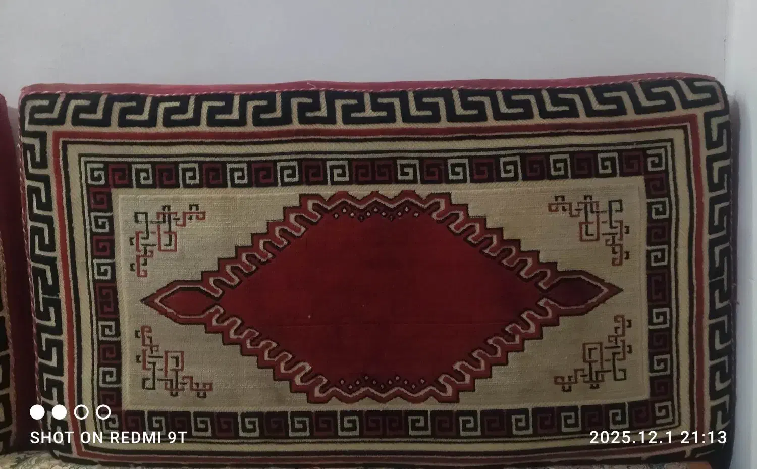 دسته پشتی وفرش|پشتی|قدس, شهرقدس|دیوار