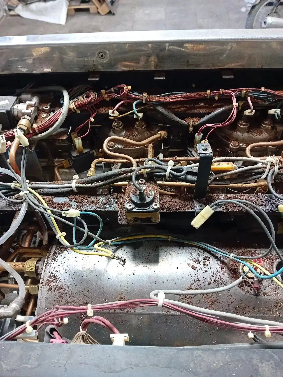 سرویس انواع قهوه سازهای صنعتی وآسیاب|خدمات پیشه و مهارت|همدان, |دیوار