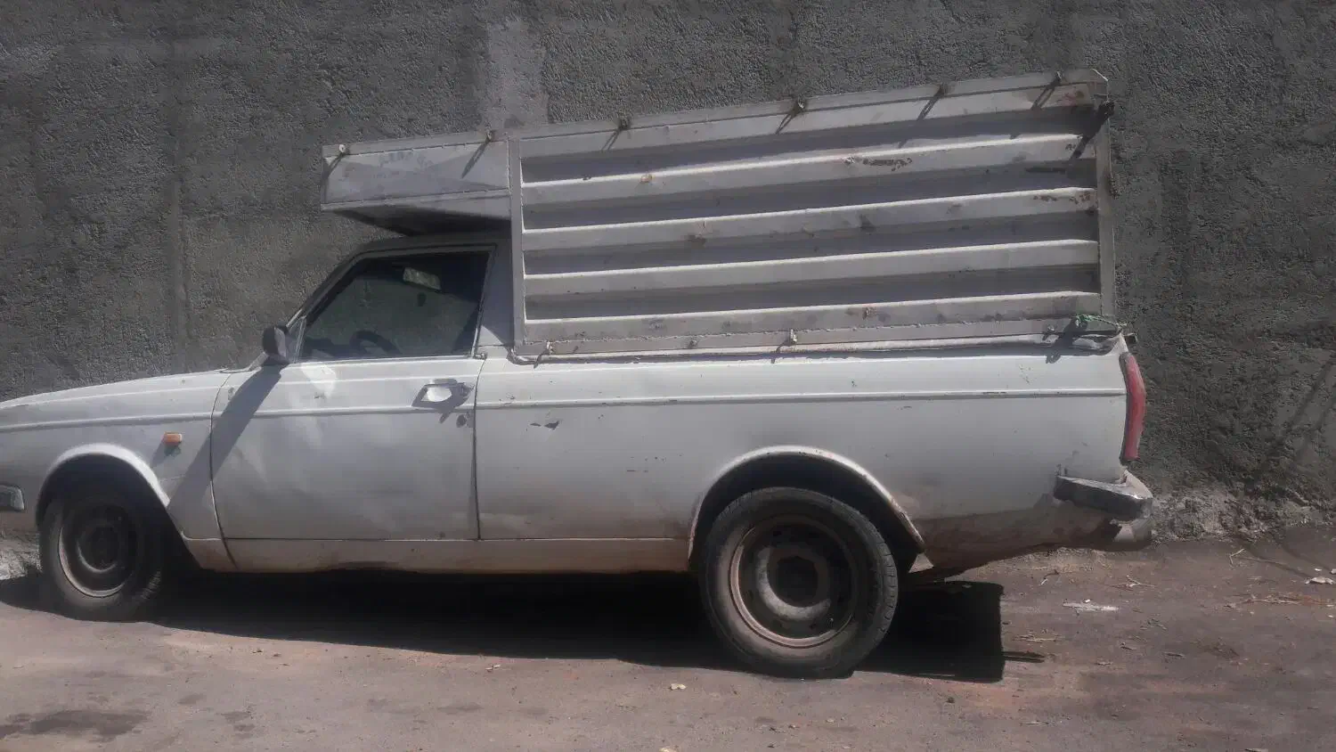 مژدگانی|اشیا|اردبیل, |دیوار