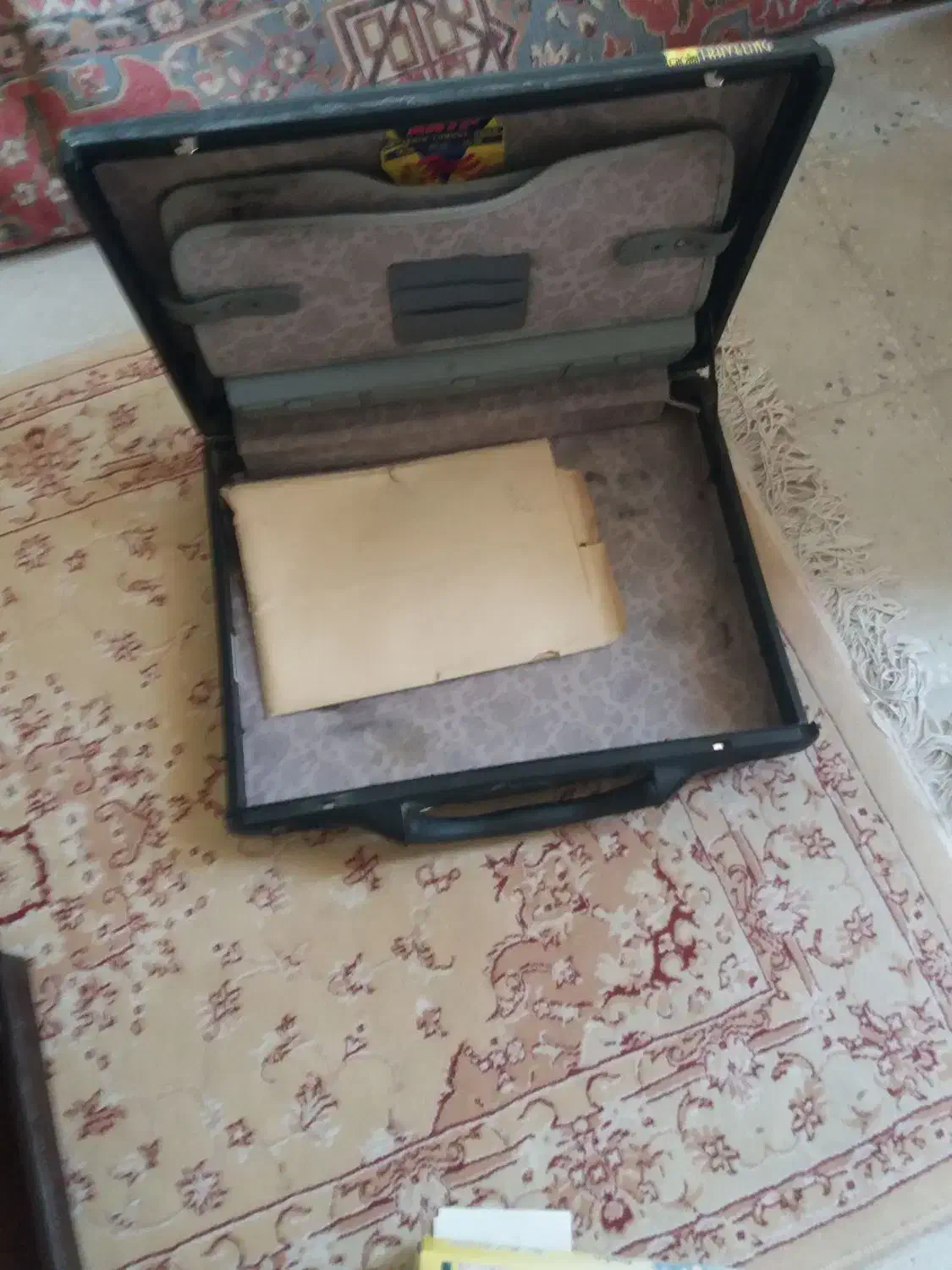 یه کیف سامسونت یه کتری استیل نوبا چندمترپارچه پرده|کیف، کفش، کمربند|شیراز, نصر|دیوار