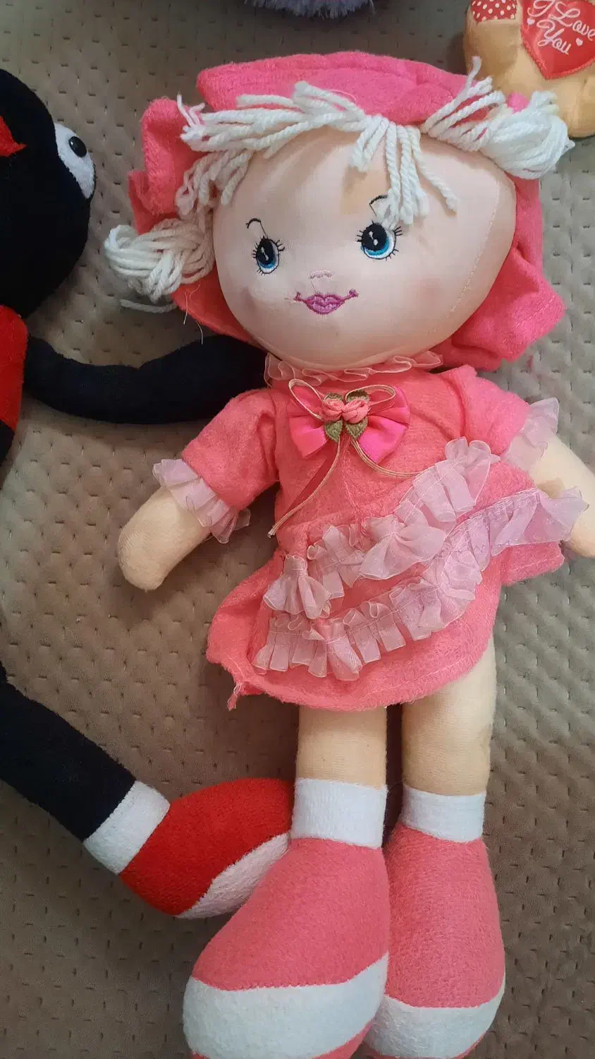 عروسک|اسباببازی بچه|کیش, |دیوار