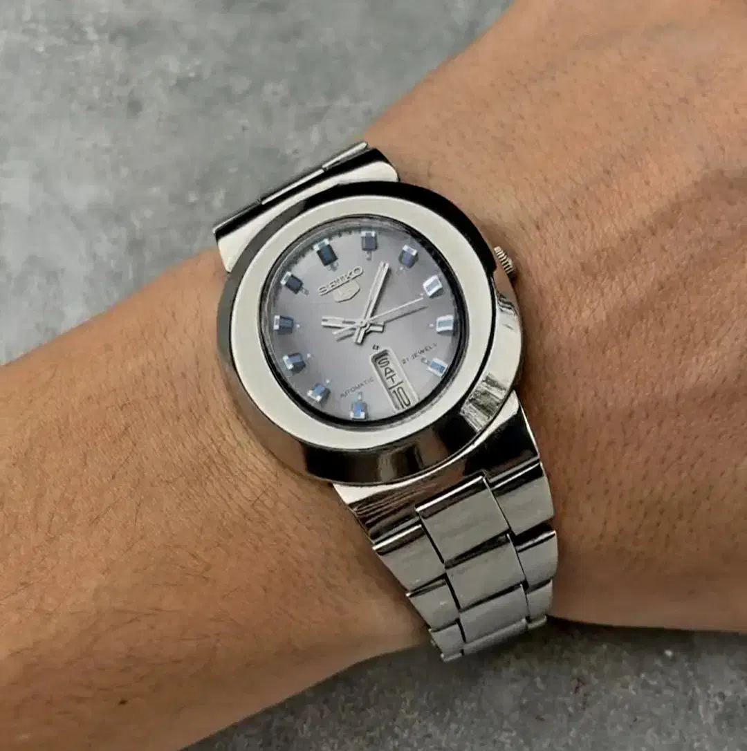 ساعت مچی قدیمی سیکو|ساعت|مهاباد (آذربایجان غربی), |دیوار