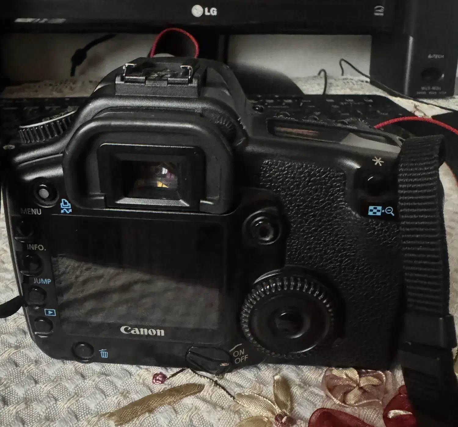 دوربین کانن 30D همرا با لنز 55-18|دوربین عکاسی و فیلم‌برداری|رشت, رشتیان|دیوار