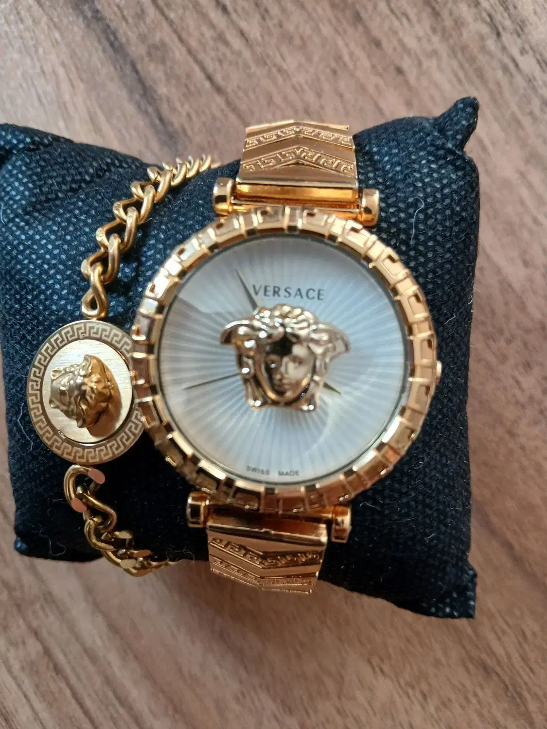 ساعت ودسبندزنانه طلایی ورساژ موتورژاپن|ساعت|کرمان, |دیوار