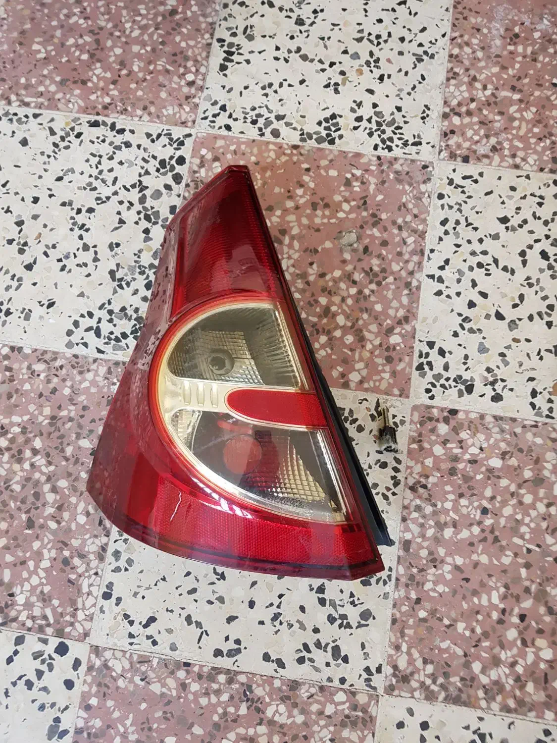 چراغ خطر عقب ساندرو راست و چپ|قطعات یدکی و لوازم جانبی|شیراز, شهرک امیر کبیر|دیوار