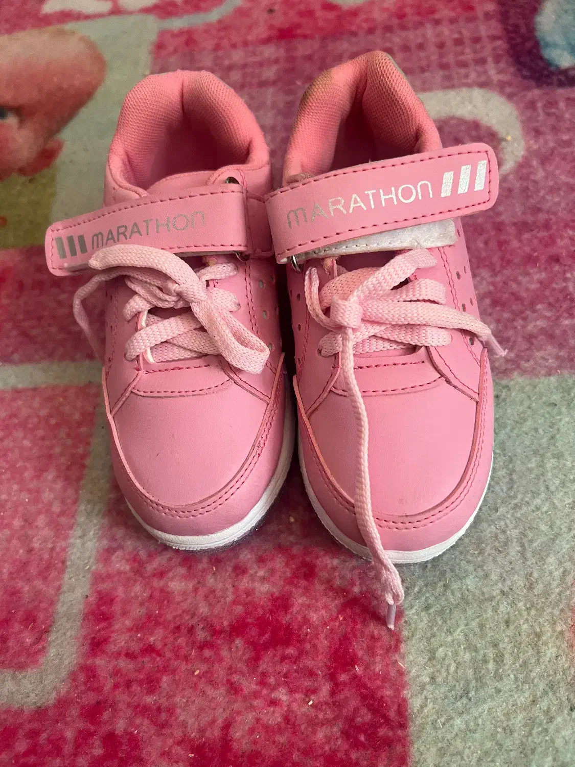 کفش اسپرت دخترونه نو|کفش و لباس بچه|فسا, |دیوار