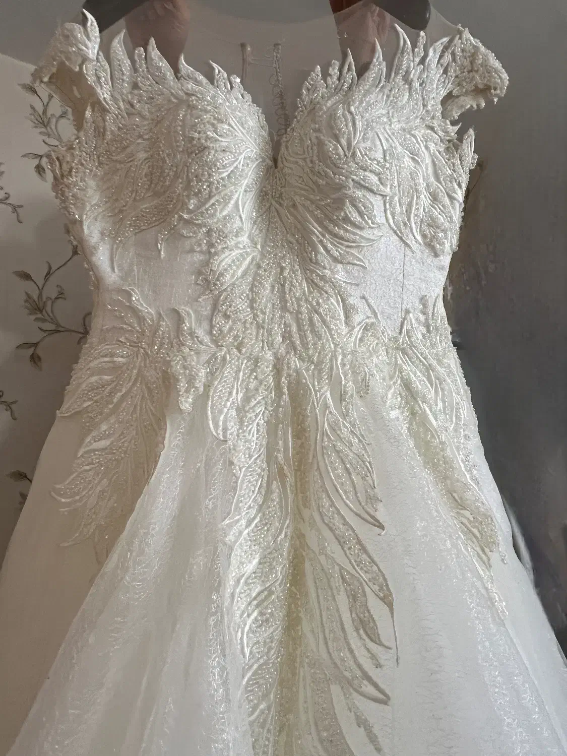 لباس عروس|لباس|پردیس, فاز ۱|دیوار