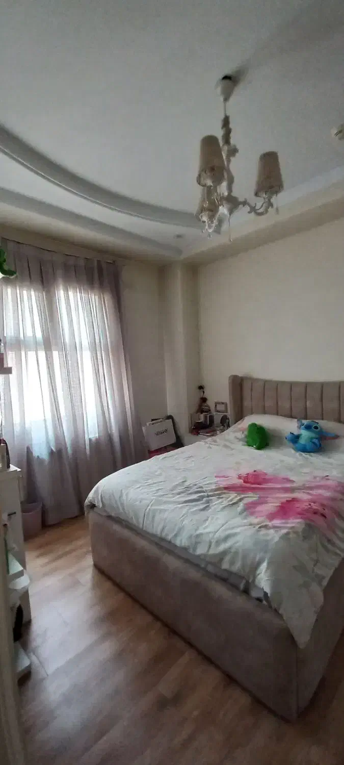 ۱۶۰متر،اقدسیه خیابان صنایع،طبقه بالا،دو پارکینگ