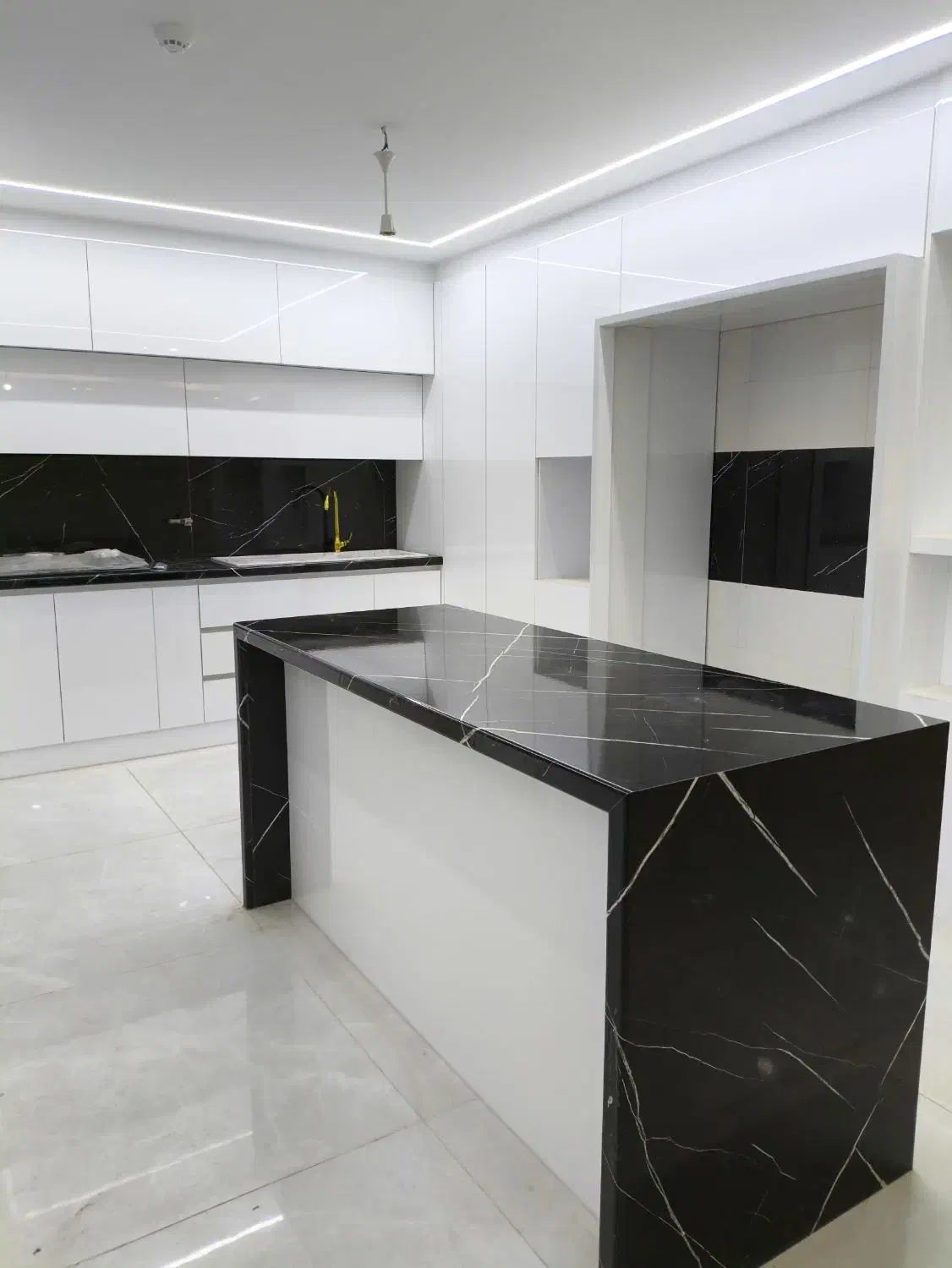 تک واحدی /لوکس/۱۵۰متر/فول امکانات|فروش آپارتمان|شاهین‌شهر, عطار|دیوار