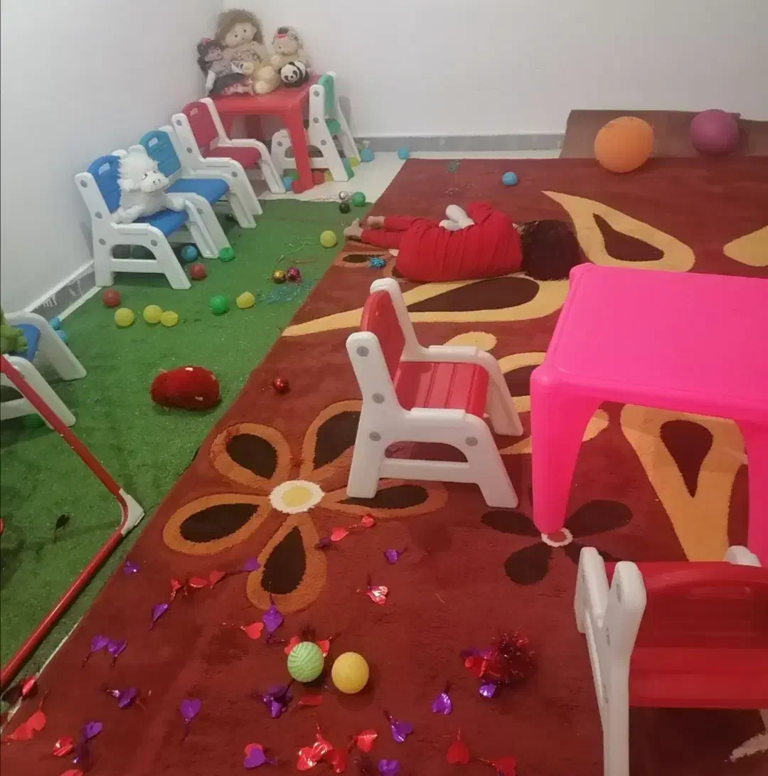 میز و صندلی مهد کودک|اسباب و اثاث بچه|آبدانان, |دیوار
