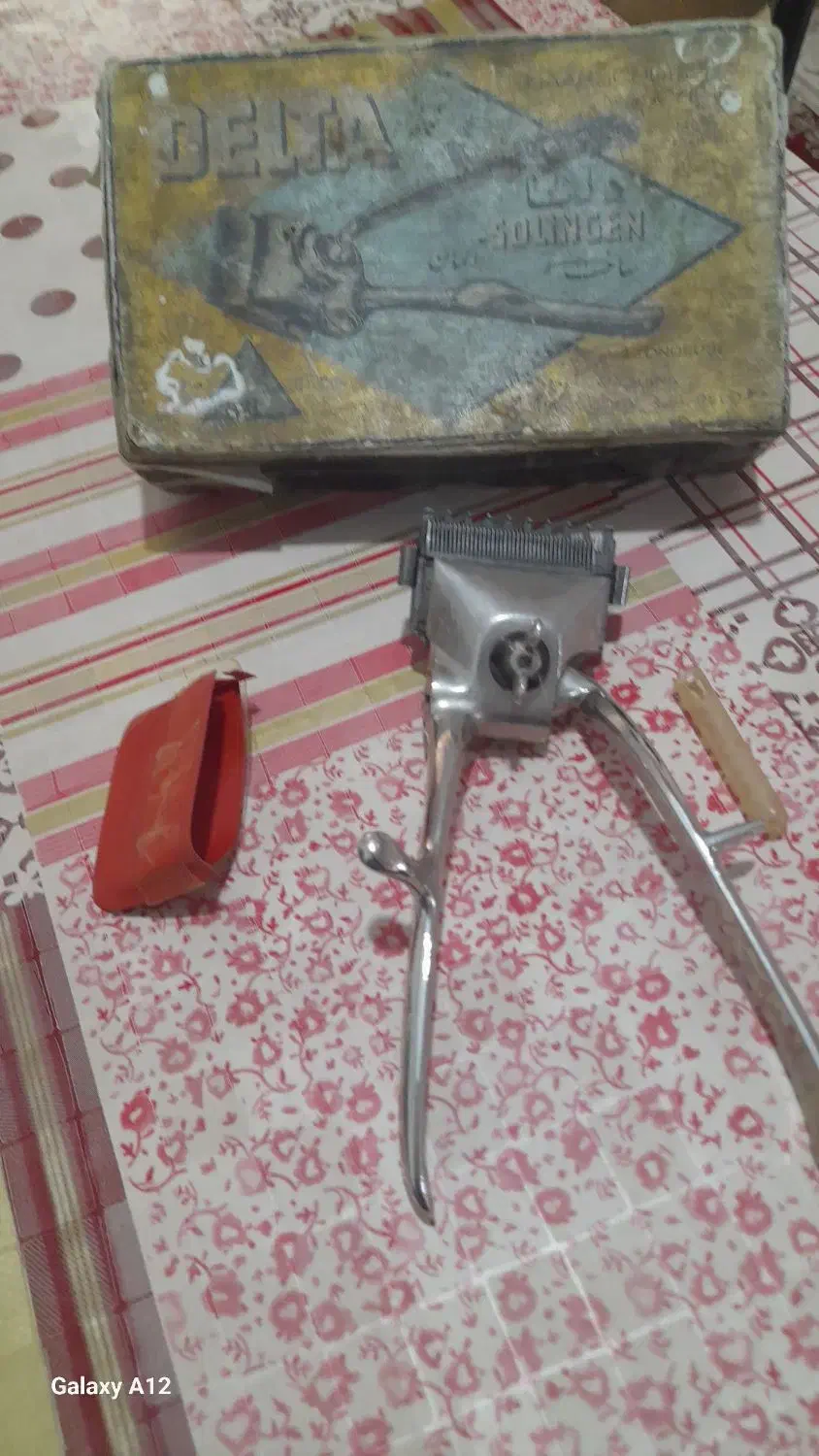 ماشین اصلاح دستی قدیمی اصل المان اکبند|کلکسیون اشیاء عتیقه|ارومیه, |دیوار