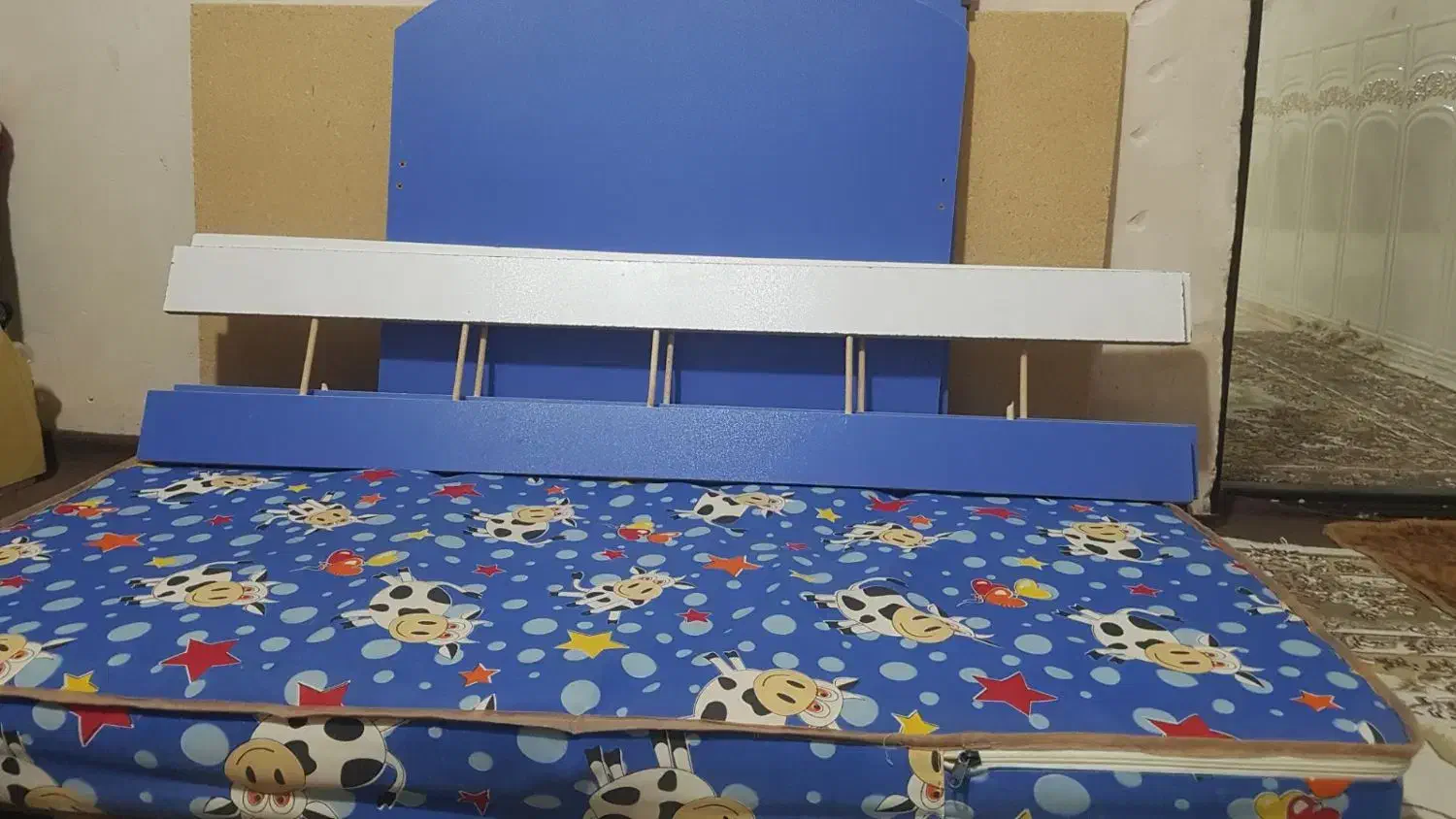 تخت|تخت و سرویس خواب|سلماس, |دیوار