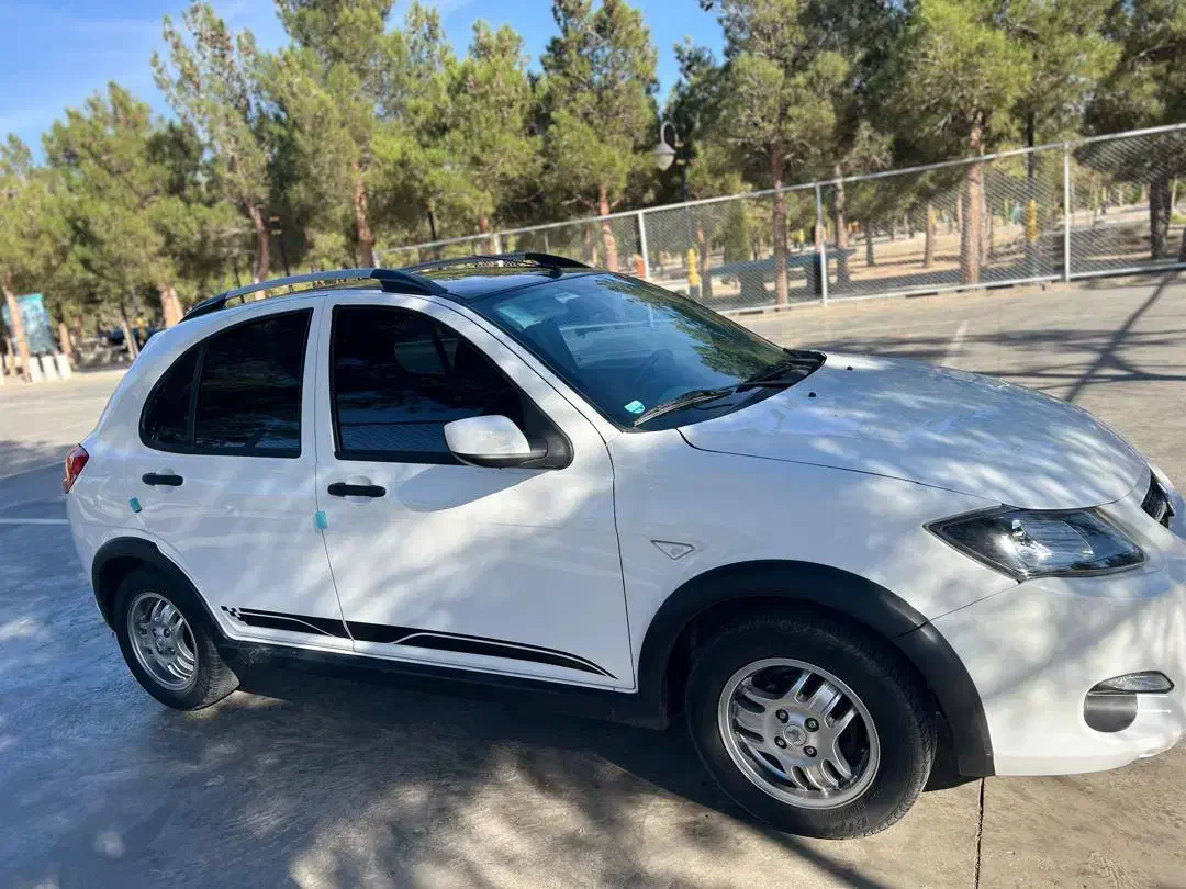 کوئیک .GxR.بسیار تمیز ..سقف مشکی سفید|خودرو سواری و وانت|دامغان, |دیوار