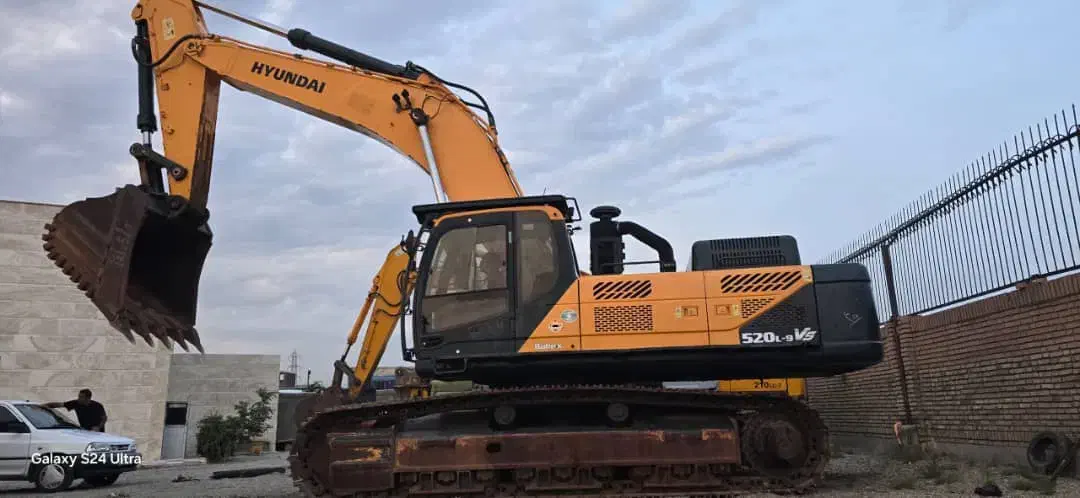 بیل مکانیکی۵۲۰ هیوندا|خودرو سنگین|یزد, |دیوار