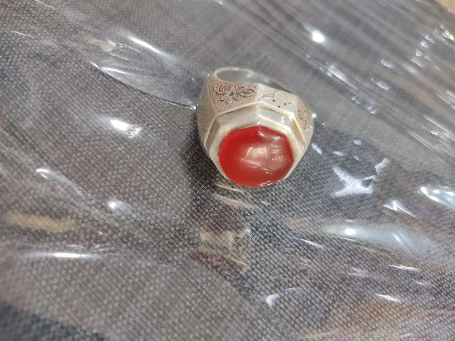 عقیق فرح نیا|بدلیجات|پاکدشت, حصار امیر|دیوار