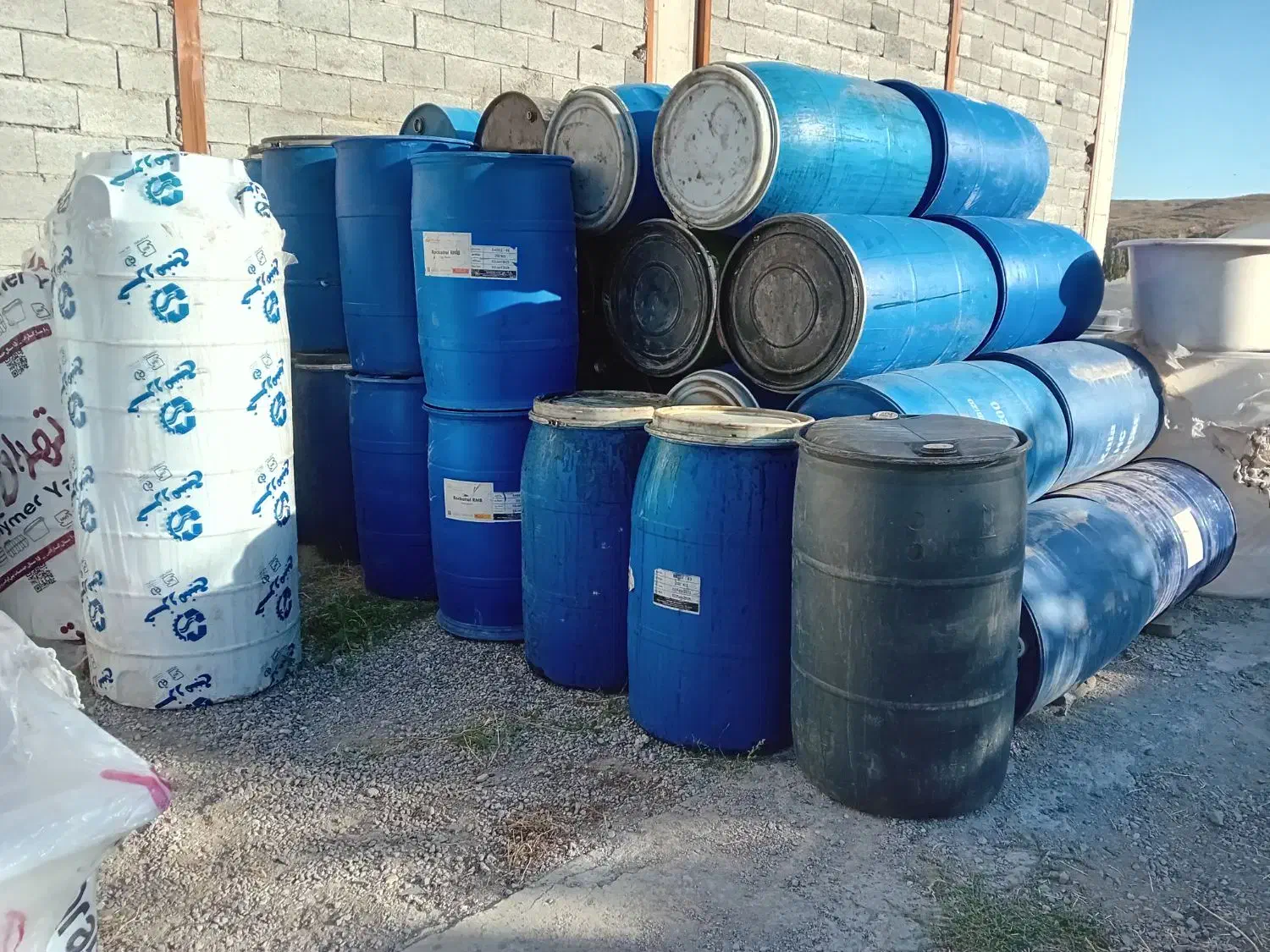 انواع بشکه فلزی و پلاستیکی ، وان استخر پلاستیکی|مصالح و تجهیزات ساختمان|تبریز, |دیوار